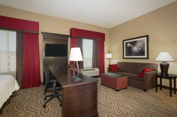 Images Hampton Inn & Suites I-35/Mulvane