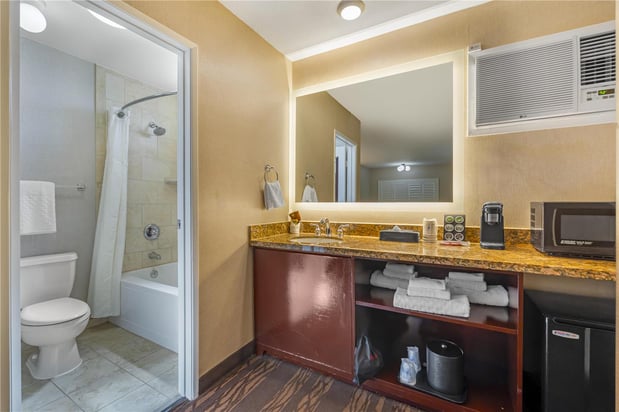 Images Best Western Plus Stovall's Inn