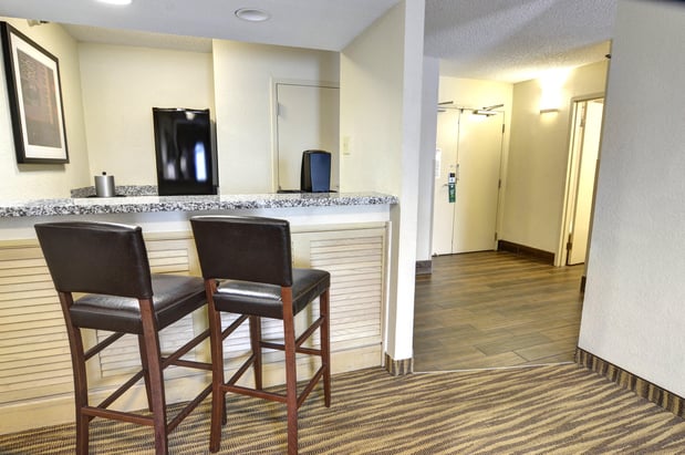 Images Holiday Inn St. Petersburg N- Clearwater by IHG