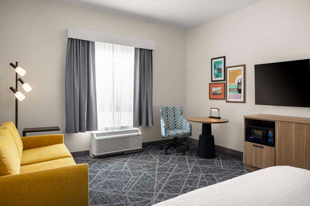 Images Hampton Inn & Suites Moline-Quad City Int'l Aprt