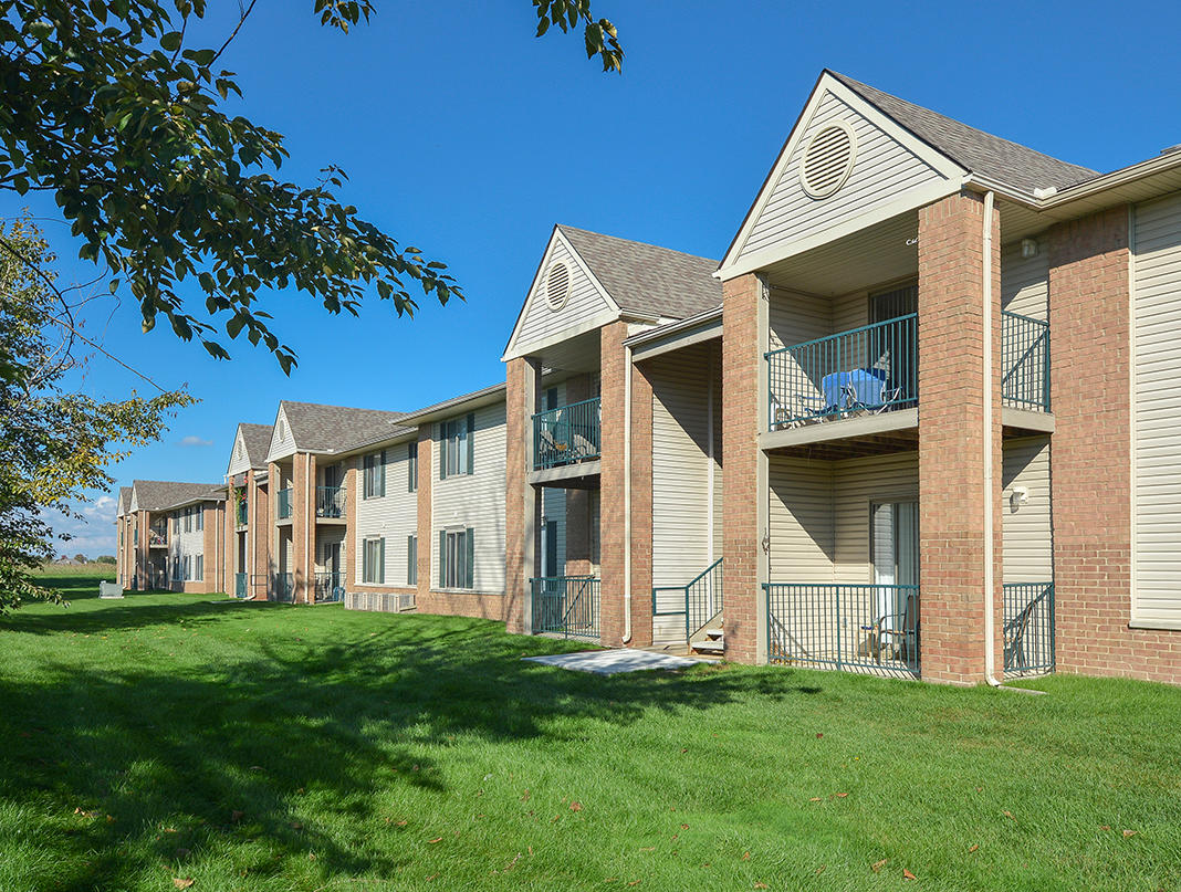 Exterior Of Lakeside Park Apartment Homes