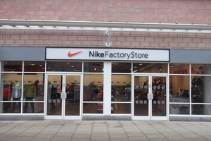 Store's entrance Nike Factory Store Tillicoultry Tillicoultry 01259 750148