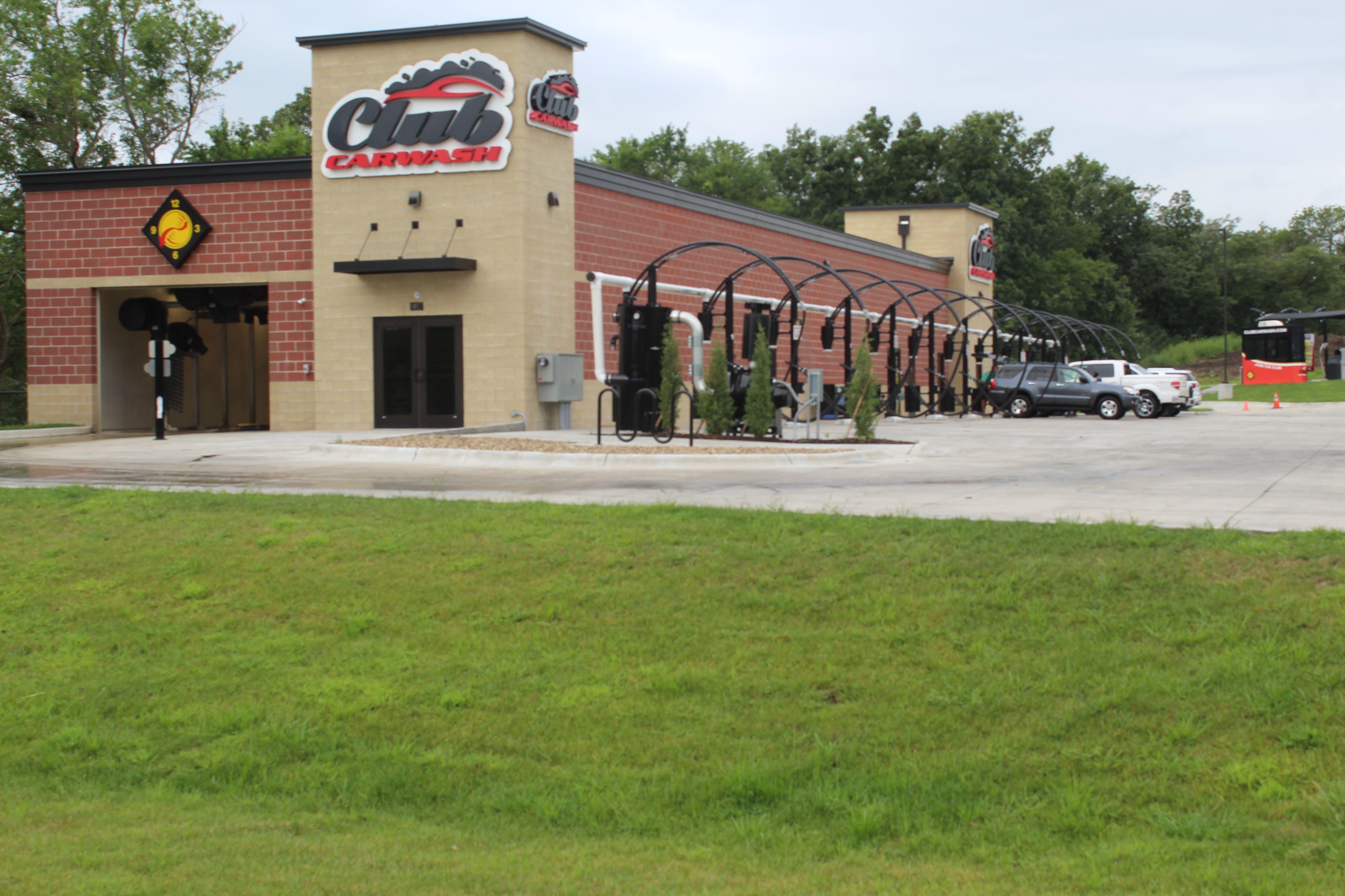 Club Car Wash in Topeka, KS (833) 4169975