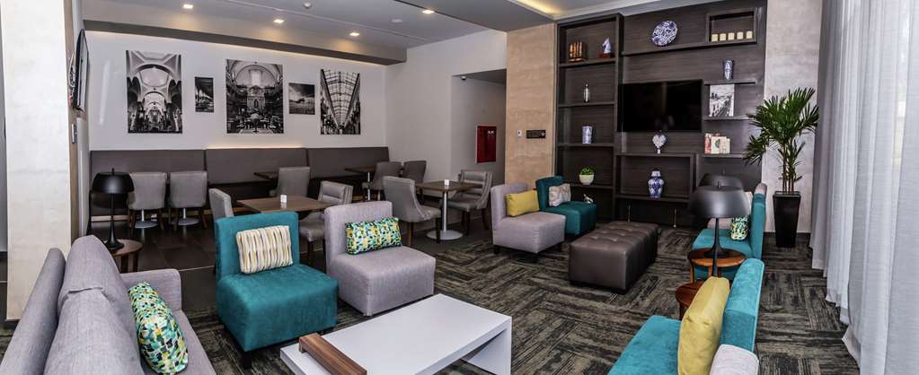 Images Hampton Inn & Suites by Hilton Puebla