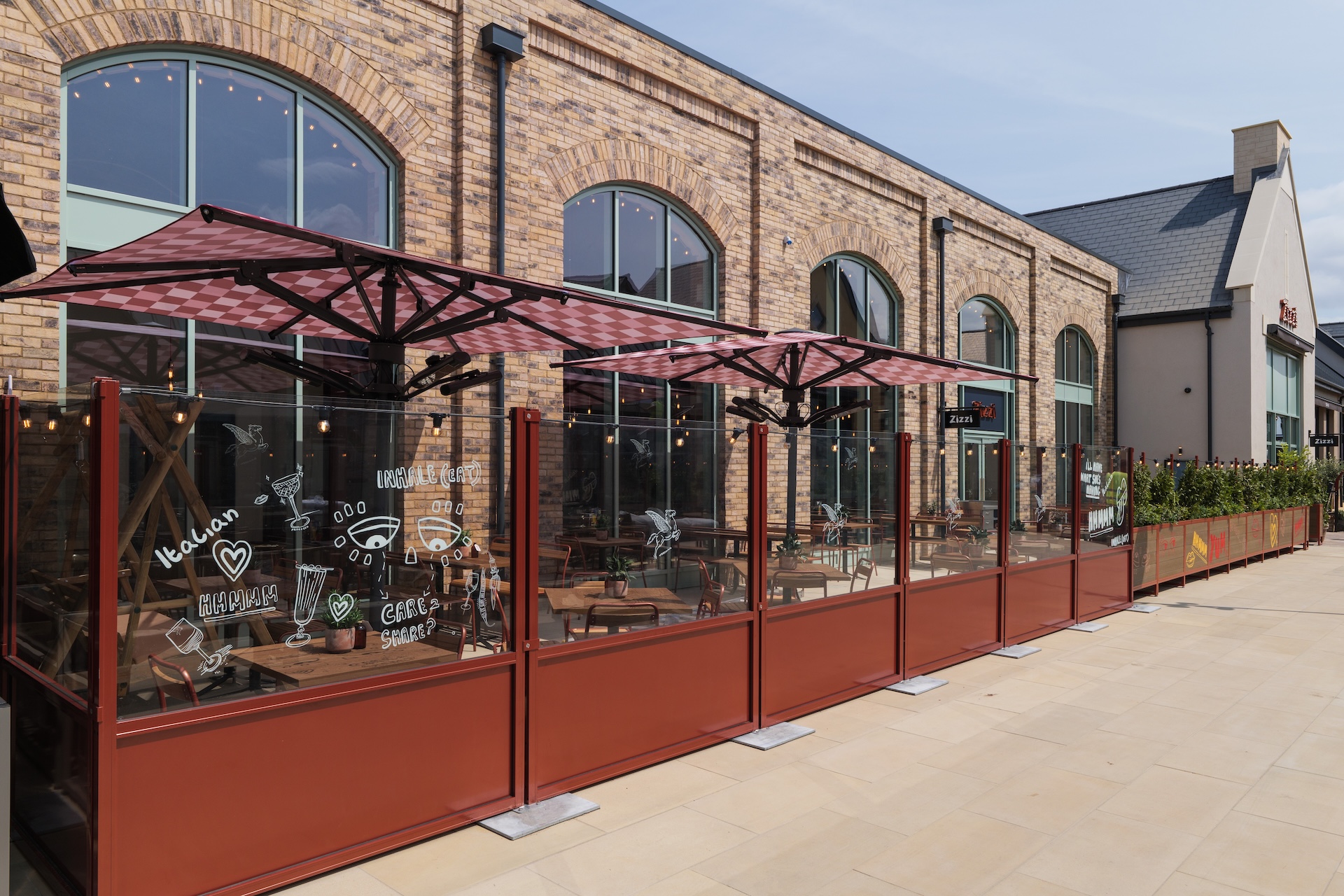 Zizzi Cotswolds Outlet, Outdoor Seating