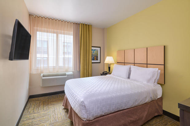 Images Candlewood Suites New York City- Times Square, an IHG Hotel