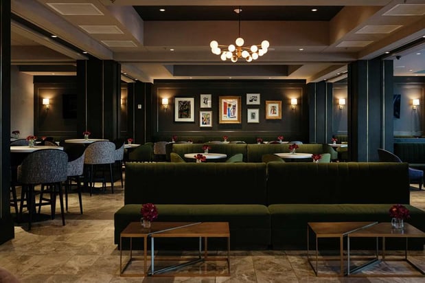 Images The Axis Moline Hotel, Tapestry Collection by Hilton