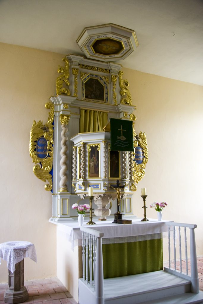 Kirche Weseram - Pfarrsprengel Päwesin, Hauptstr. 17 in Roskow