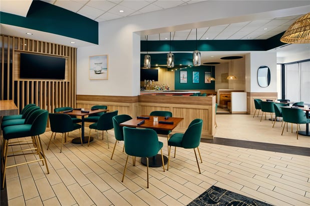 Images The DEXTRO Little Italy, BW Premier Collection