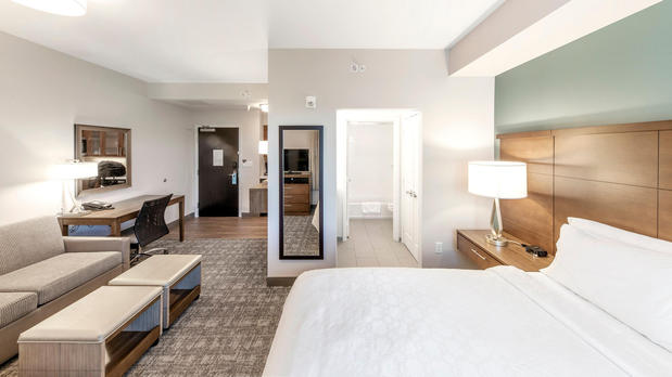 Images Staybridge Suites Naples - Marco Island by IHG