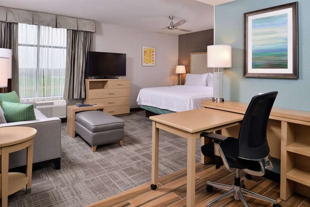 Images Homewood Suites by Hilton Des Moines Airport