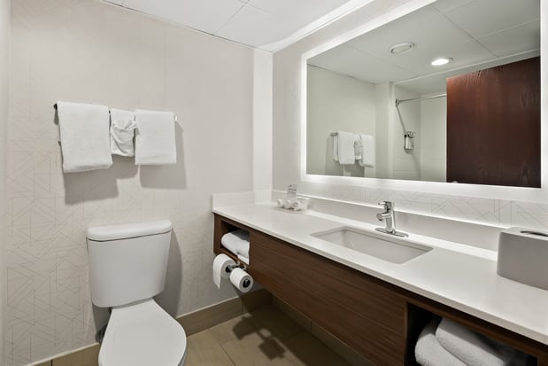 Images Holiday Inn Express & Suites Raleigh NE - Medical Ctr Area by IHG