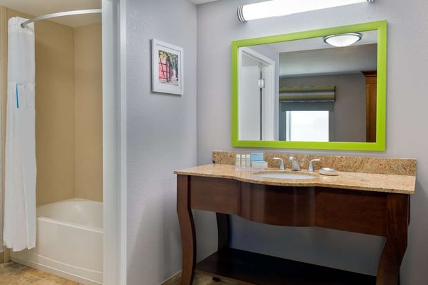 Images Hampton Inn and Suites-Winston-Salem/University Area NC