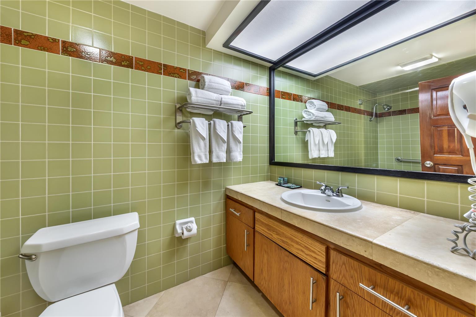 Double Queen Bathroom - Lawn View Balcony