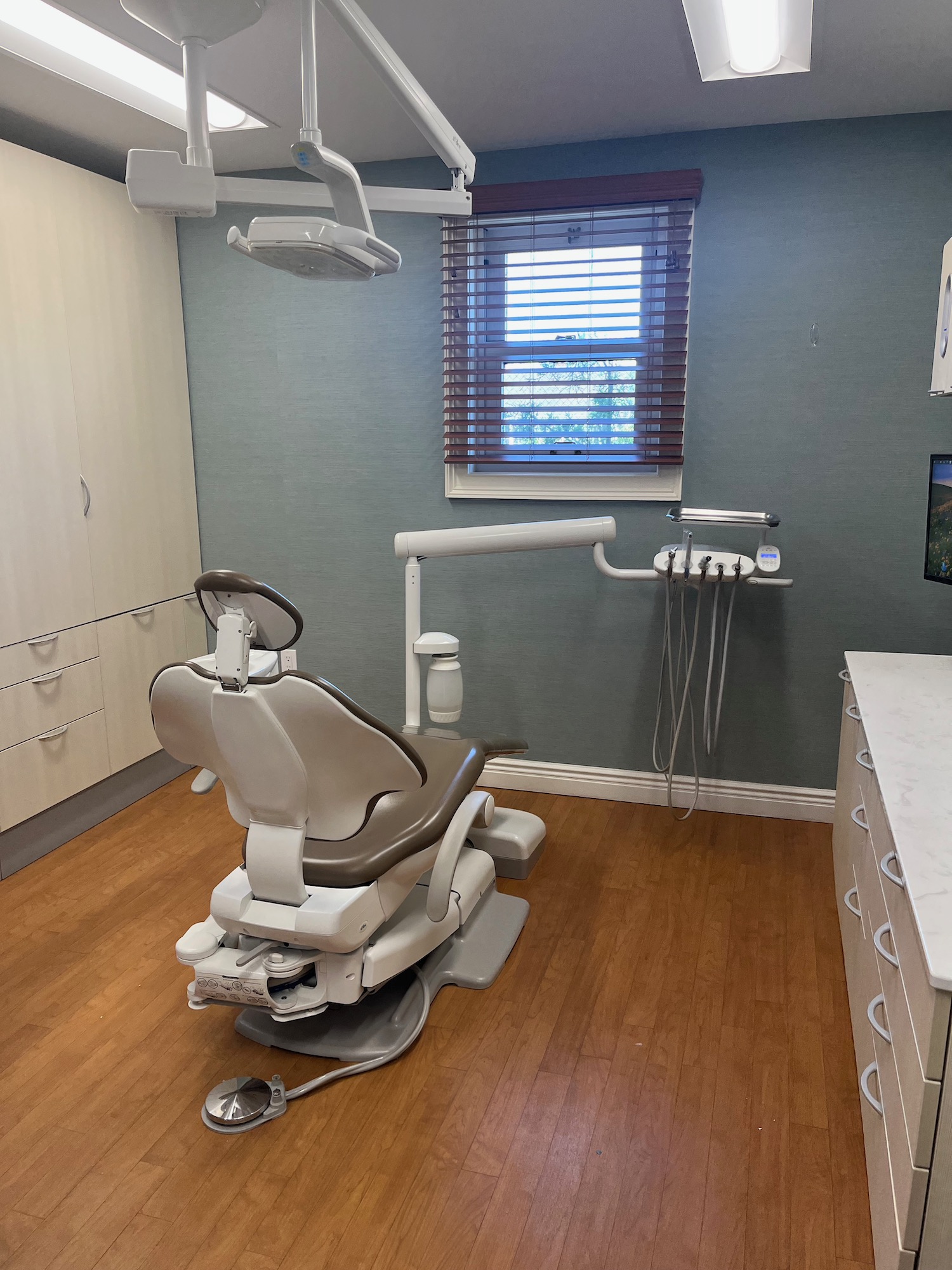 At Kalmar Family Dentistry, Dr. Kelly L. Kalmar and her expert team continuously strive to provide the highest quality dental care for patients of all ages. We are driven by quality, values, efficiency, communication and continuous training ensuring an optimum and healthy environment in which to benefit our patients' needs.
Visit us today, we are located between High Street and Main Street in Huntington, NY.