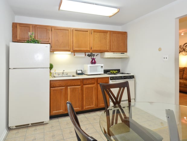 Images Country Manor Apartments