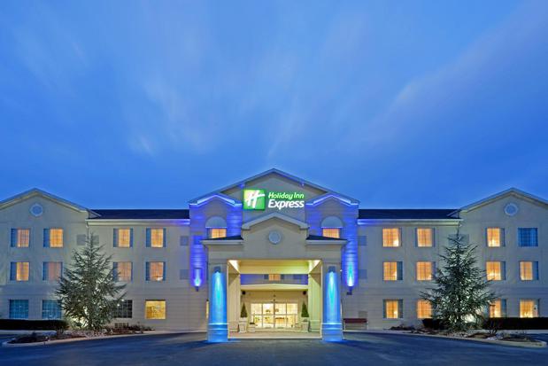 Images Holiday Inn Express & Suites Reading Airport, an IHG Hotel