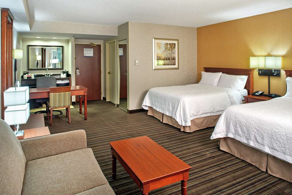 Images Hampton Inn & Suites by Hilton Toronto Airport
