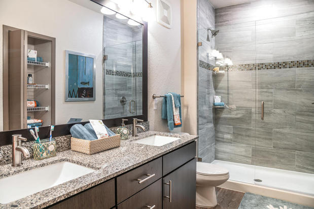 Images Centre Pointe Apartments