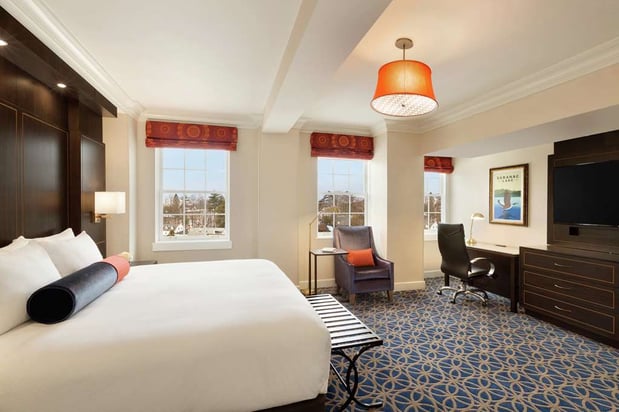Images Hotel Saranac, Curio Collection by Hilton