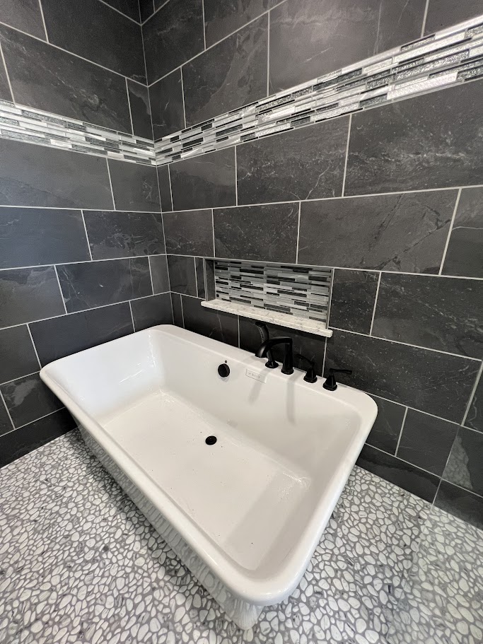Snow Custom Tile & Bath Image