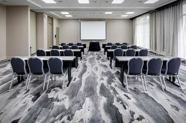 Images Embassy Suites by Hilton Detroit Troy Auburn Hills