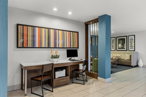 Images Holiday Inn Express & Suites Savannah - Midtown by IHG