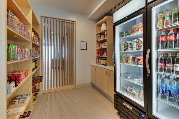 Images Holiday Inn Express & Suites Nashville Metrocenter Downtown by IHG
