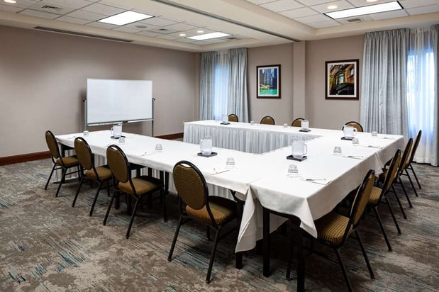 Images Hilton Garden Inn Chicago OHare Airport