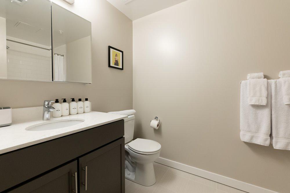 Tilden Hall Apartment Bathroom