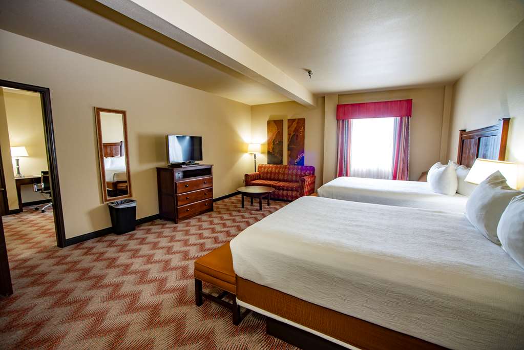 Three Bed Suite with Sleeper Sofa Best Western Plus Cimarron Hotel & Suites Stillwater (405)372-2878