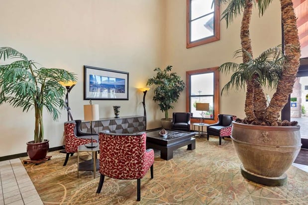 Images Best Western Plus Swiss Chalet Hotel & Suites