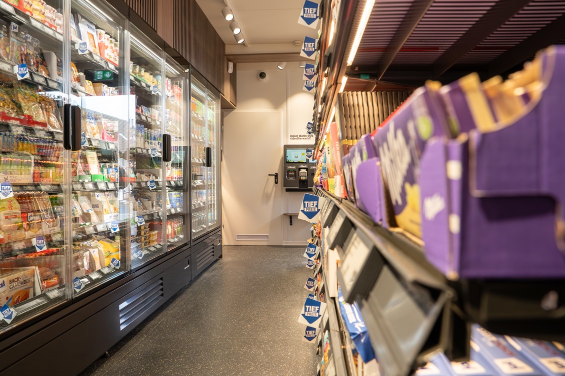 Amalys nahkauf Box, Dorfplatz/ Negenborner Straße in Golmbach