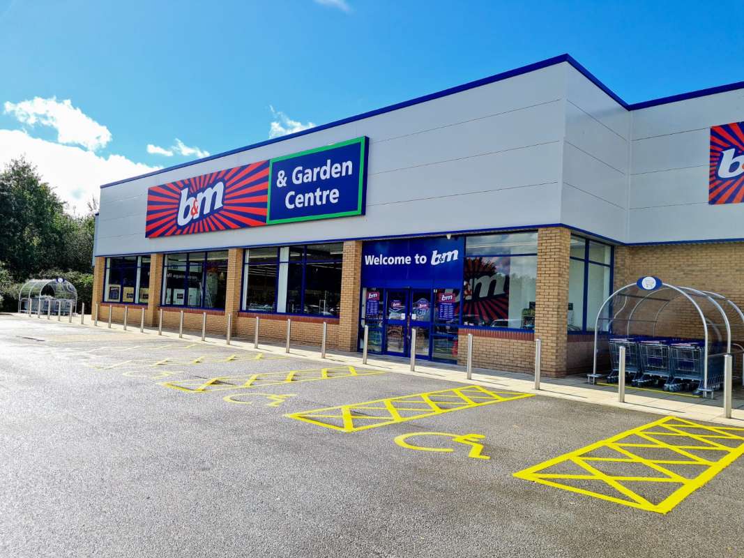 B&M's newest store opened its doors on Wednesday (26th August 2020) in Doncaster. The B&M Store is located near to the town centre at Lakeside Village Outlet Shopping.