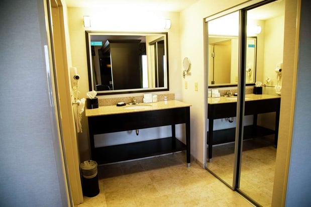 Images Hampton Inn & Suites Sharon