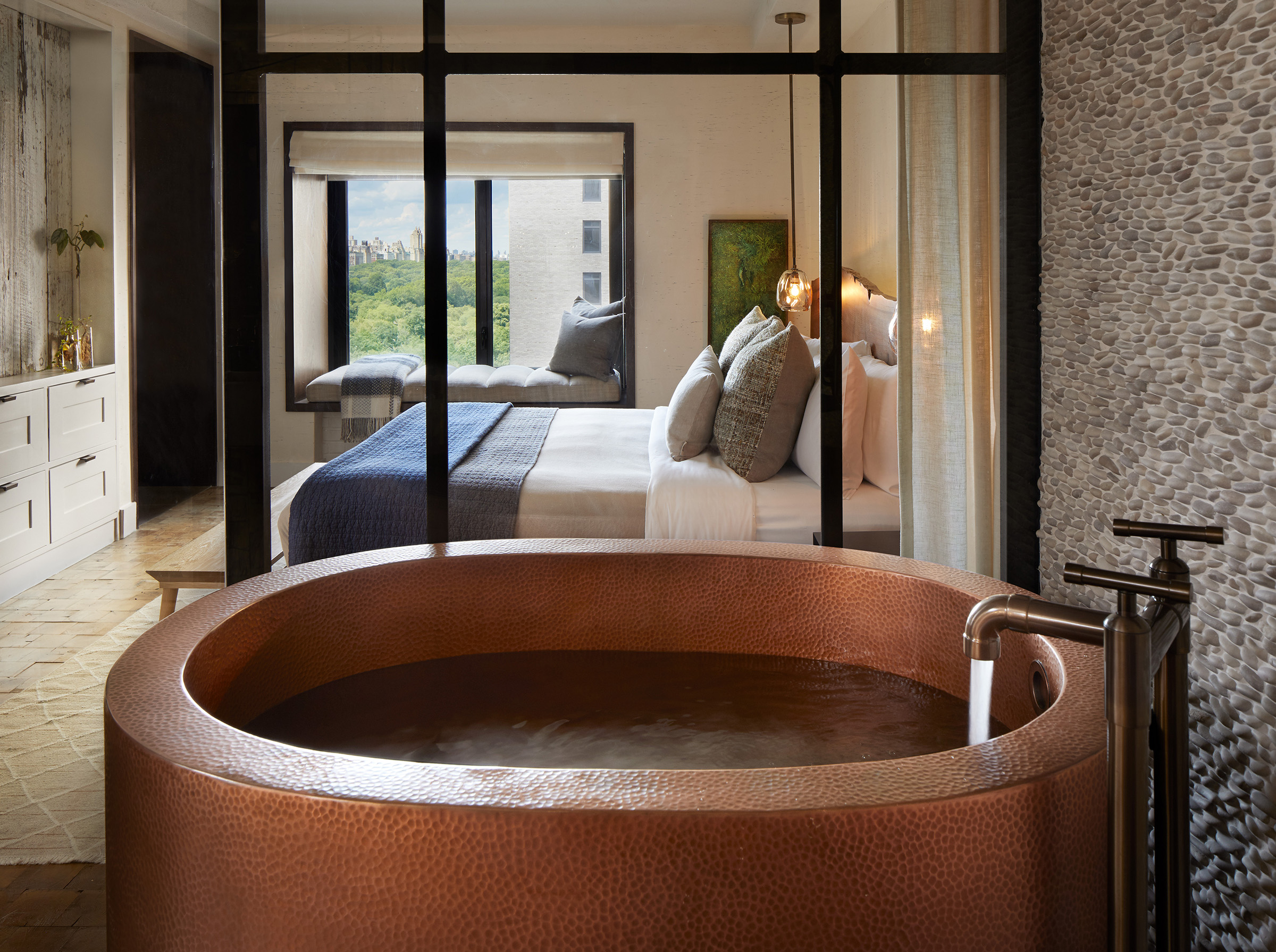 Greenhouse Suite Soaking Tub