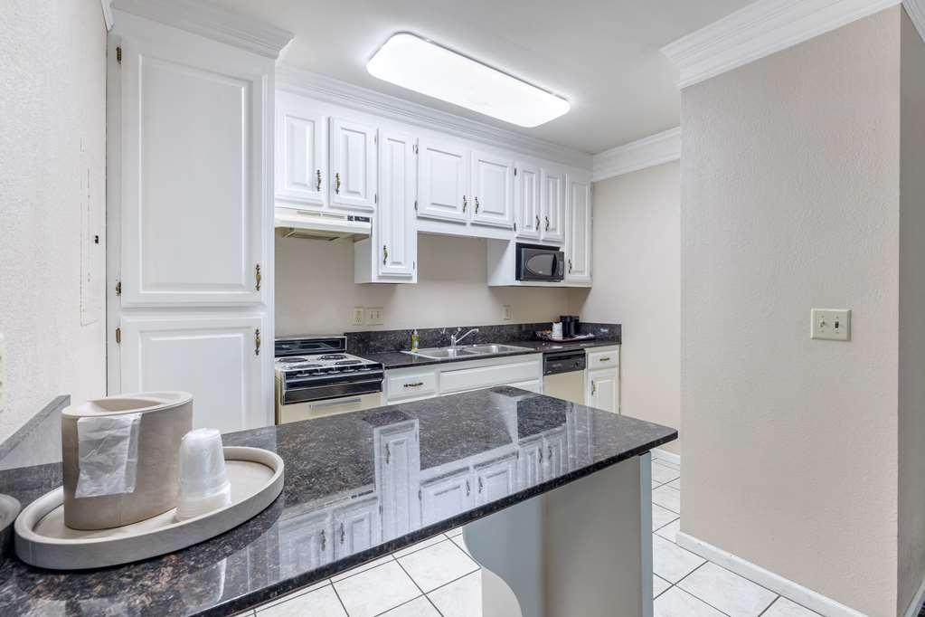 King Suite w/ Kitchenette