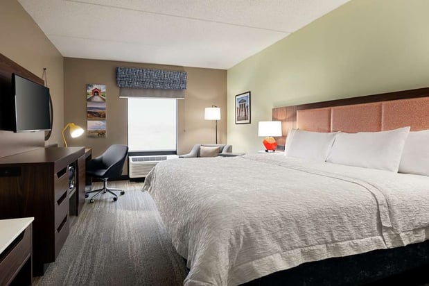 Images Hampton Inn & Suites Frederick-Fort Detrick