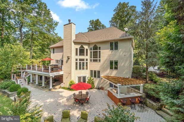 Images Jim Bim of Winning Edge Real Estate