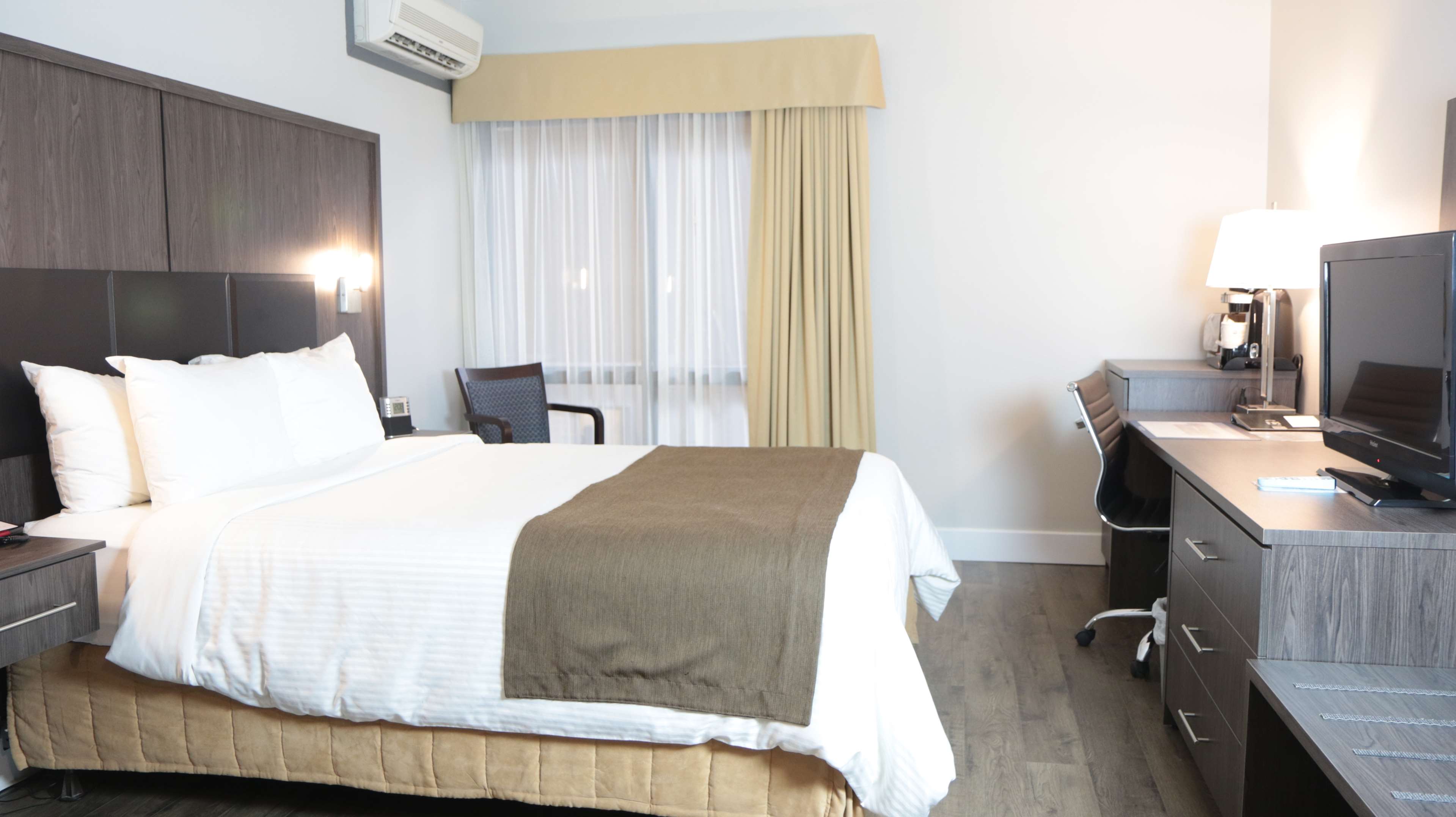 Best Western Laval-Montreal in Laval: Queen room