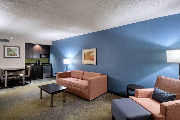 Images Holiday Inn & Suites Atlanta Airport-North by IHG