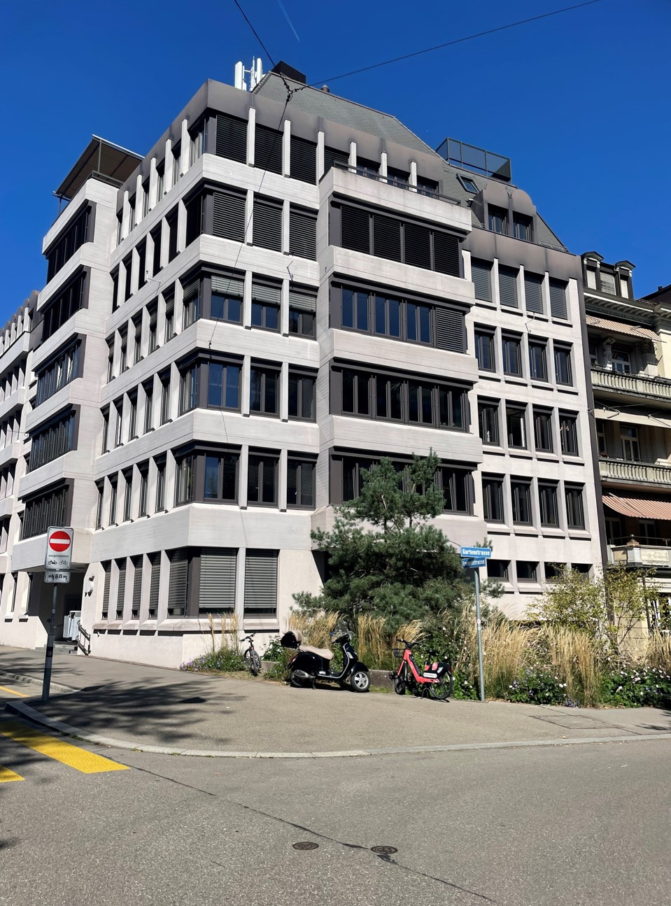 Breitling Services Zürich AG, Freigutstrasse 16 in Zürich