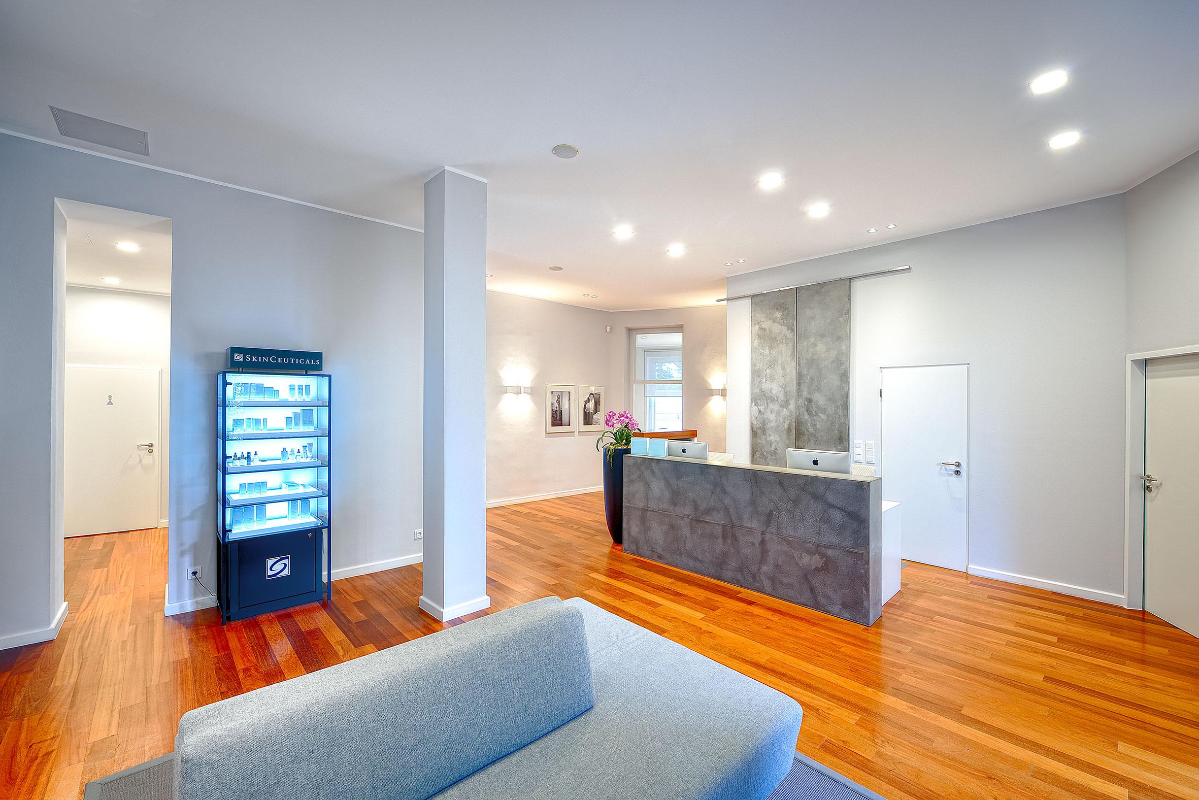 Klinik am Rhein, Fachklinik für Plastische Chirurgie, Düsseldorf, Kaiser-Wilhelm-Ring 43A in Stadtbezirk