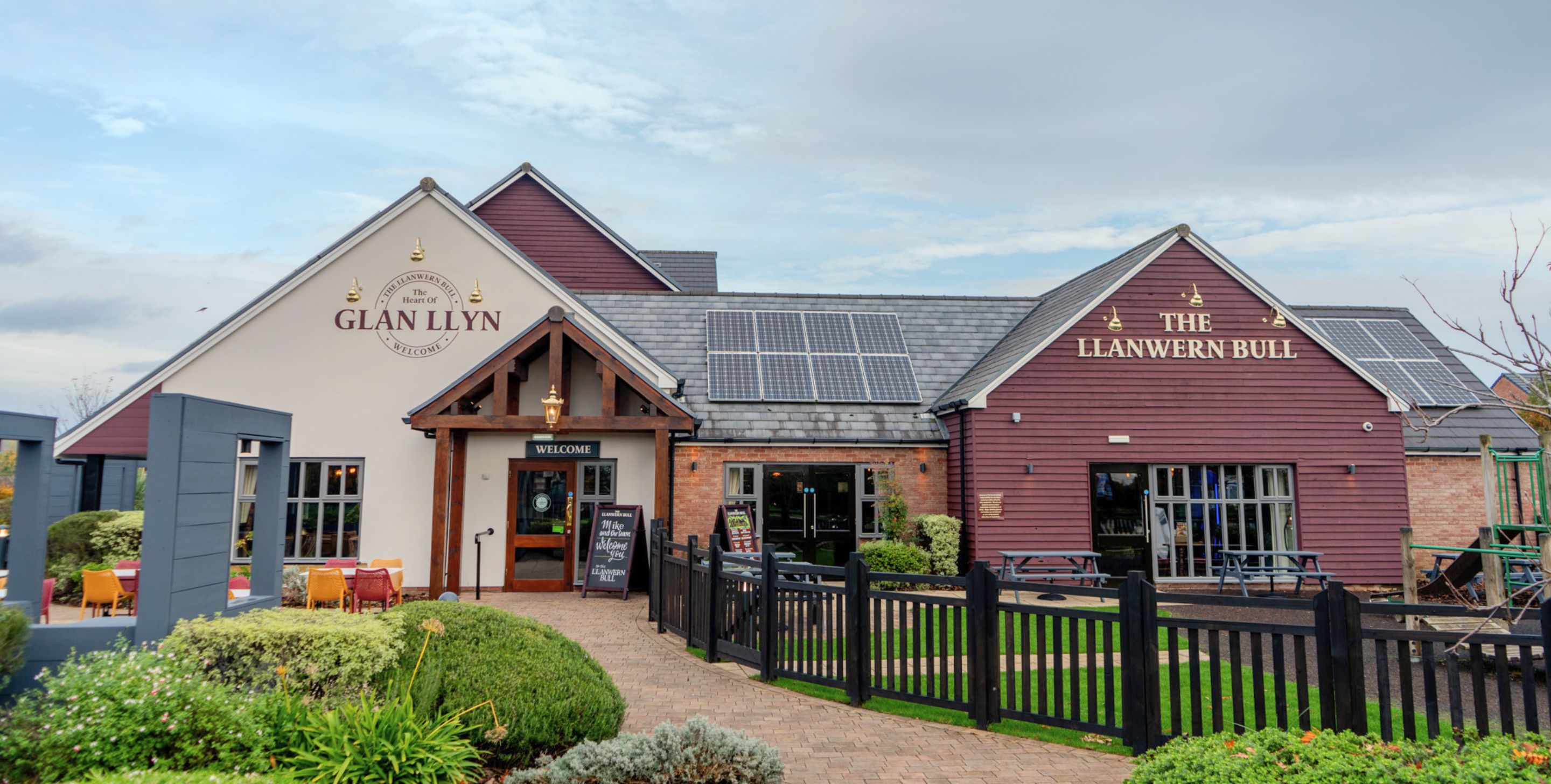 Llanwern Bull Newport, pub exterior