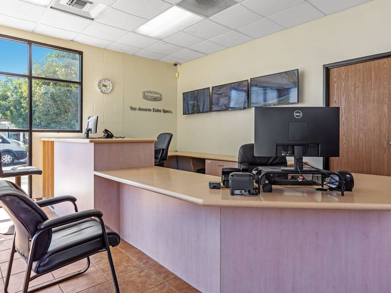 Images Extra Space Storage