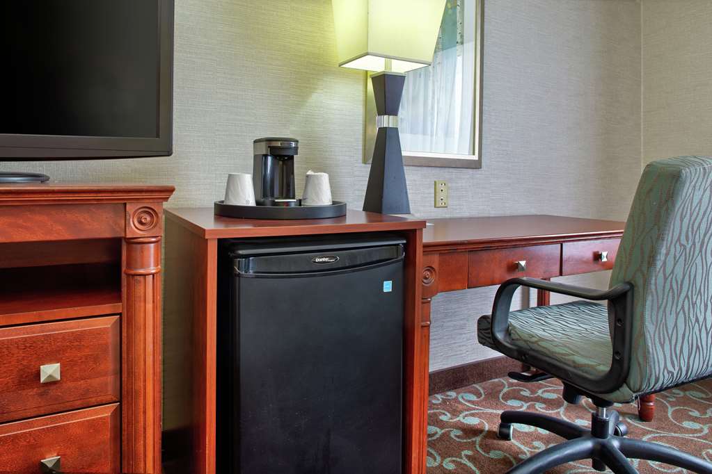Images Hampton Inn & Suites by Hilton Toronto Airport