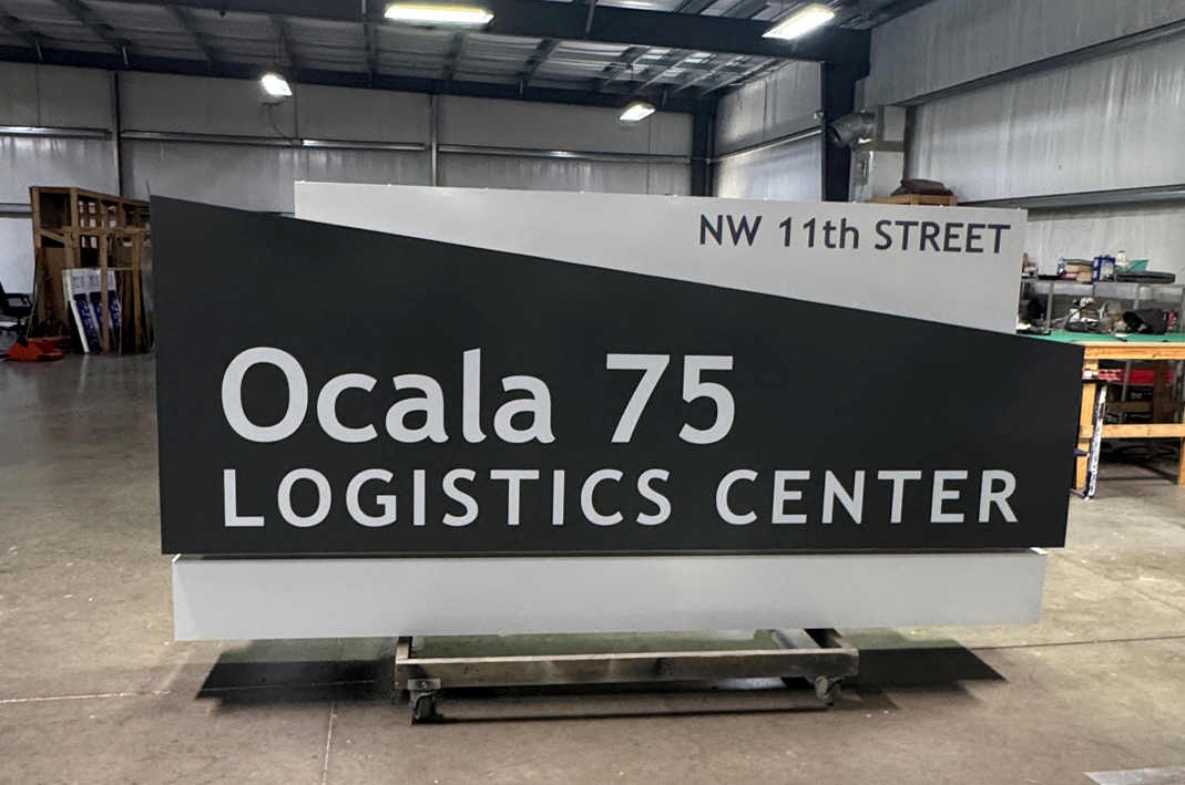 Ocala FL Multi- tenant commercial property. Monument sign