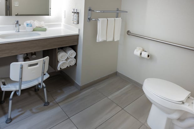 Images Holiday Inn Express & Suites Wichita Airport by IHG