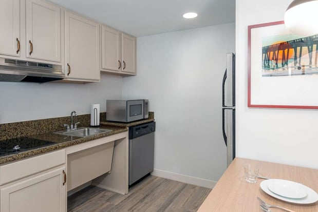 Images Homewood Suites by Hilton Tampa Airport - Westshore