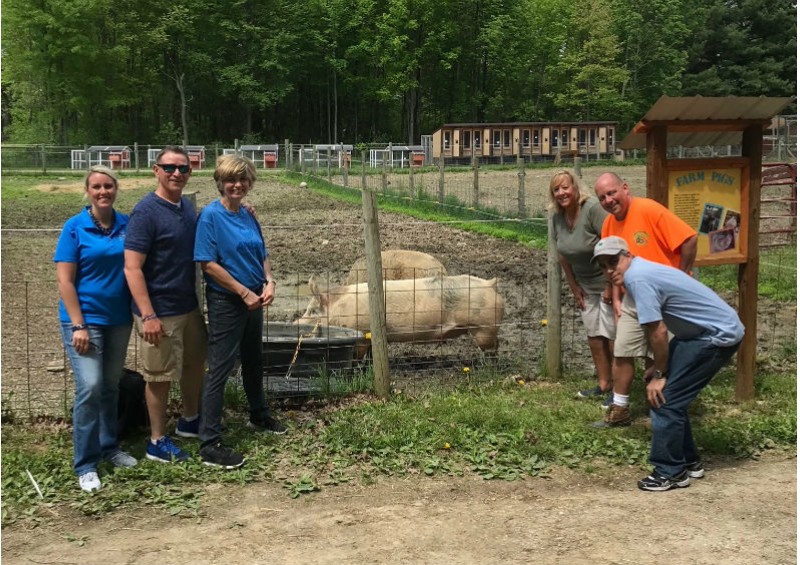 Helping Hands Agents - Volunteer work - Allstate issues grants for local communities that Allstate agent svolunteer their time to help